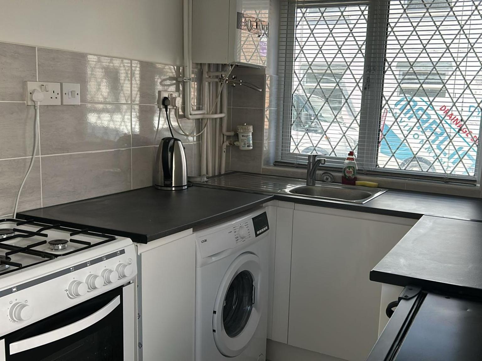 Improved Private House In Central Location พอร์ตสมัธ ภายนอก รูปภาพ